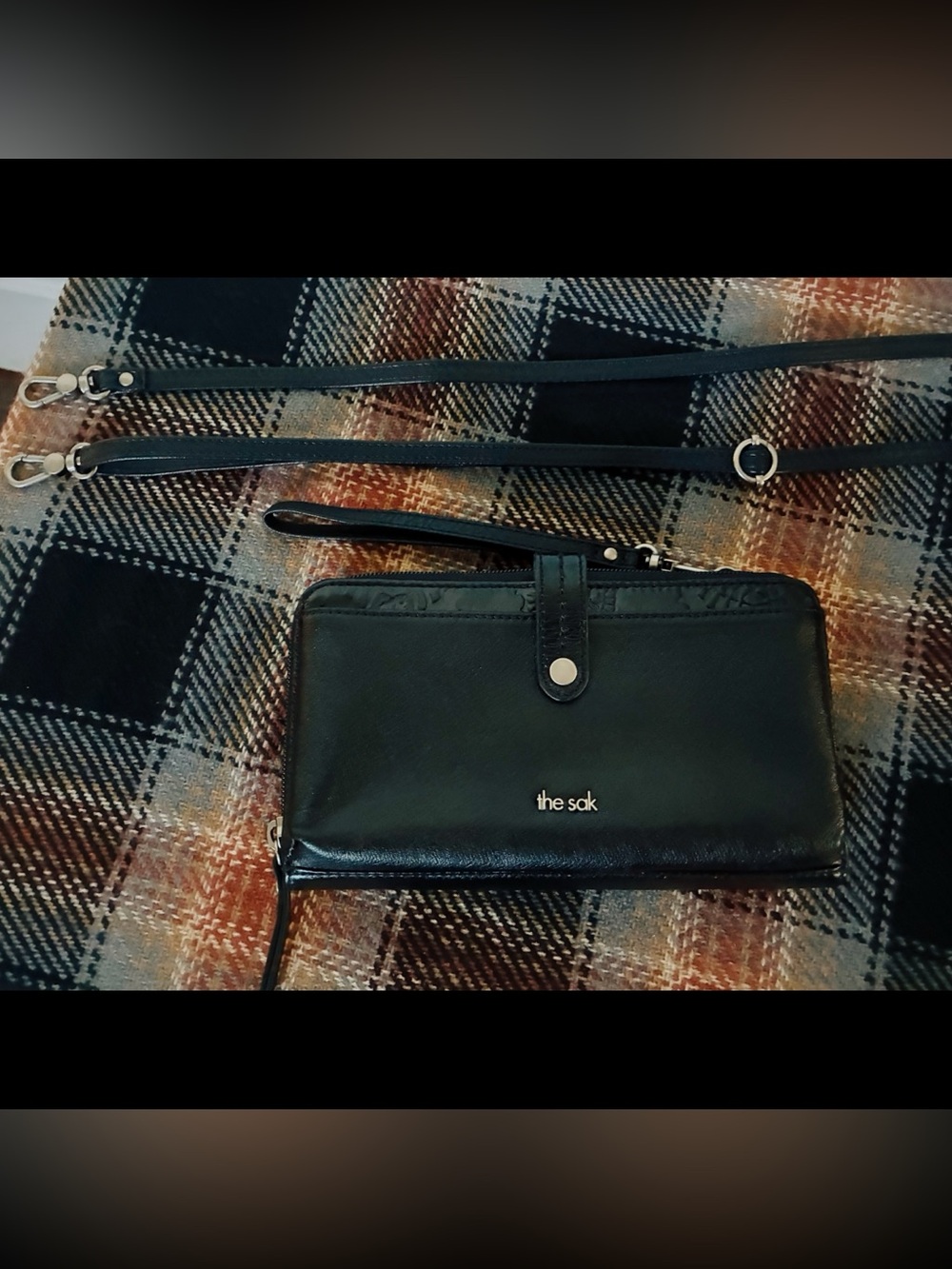 The Sak Iris Zip Around 3-in-1 Wallet Wristlet Crossbody Leather Black Purse